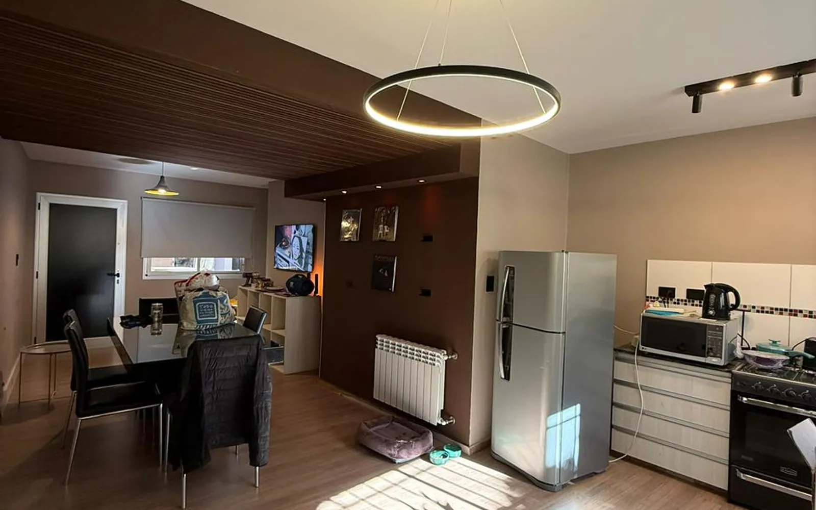 Estar de Casa Capitán Bustos después de la remodelación integral